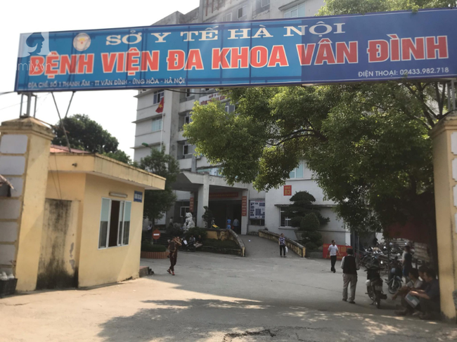 Sau khi hành hung dã man, nhóm 4 thanh niên thản nhiên vứt cho nữ phụ xe buýt 1 triệu đồng cầm lấy mà mua thuốc và dằn mặt đánh như thế vẫn còn nhẹ!-1