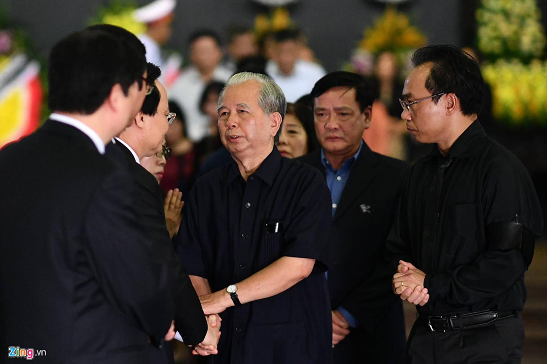 Dòng người tiễn biệt Thứ trưởng GD&ĐT Lê Hải An-10