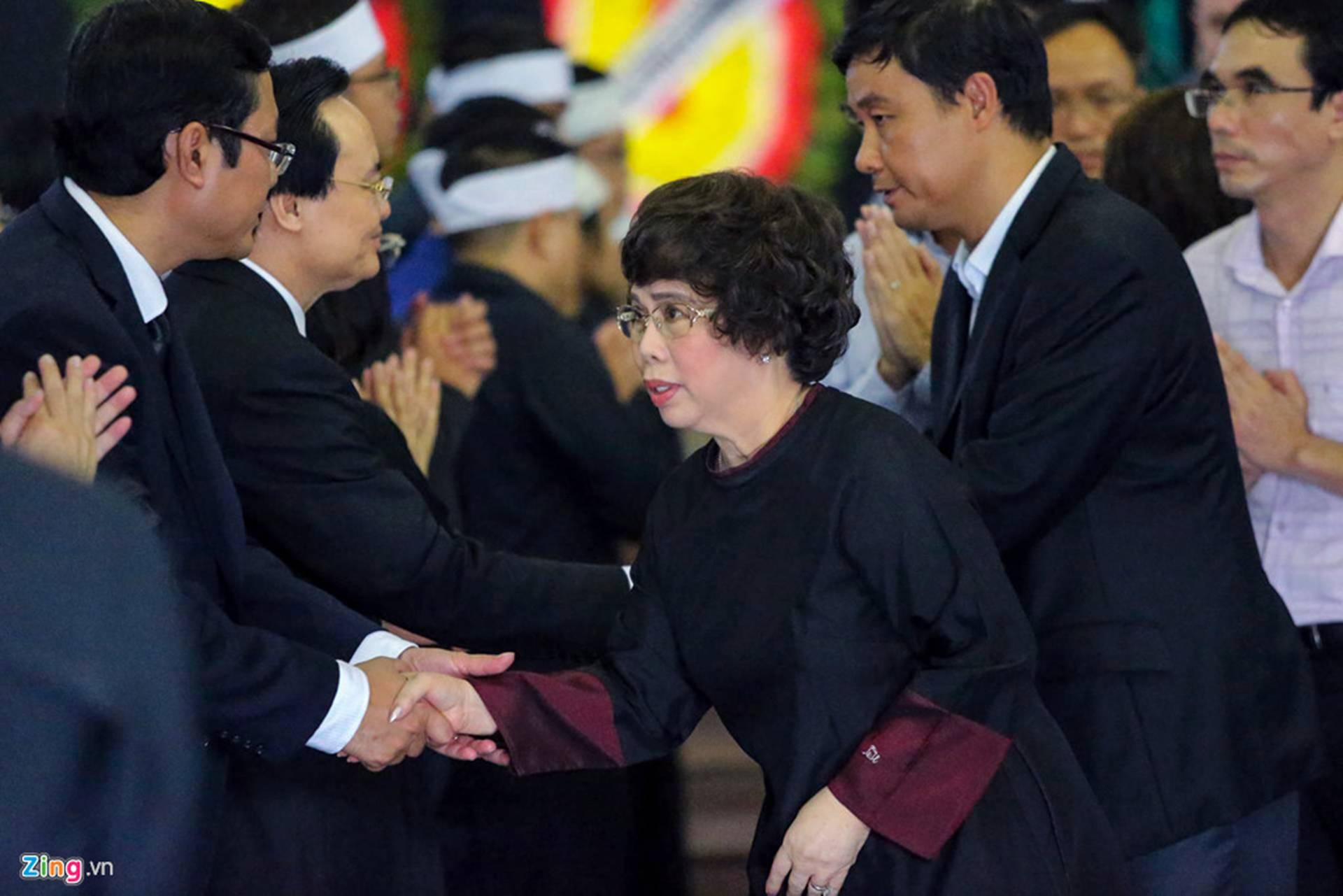 Dòng người tiễn biệt Thứ trưởng GD&ĐT Lê Hải An-15