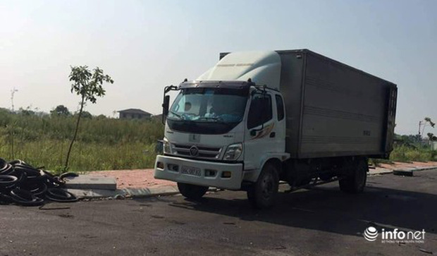 Vụ đổ dầu thải tại Nhà máy nước sông Đà: Hé lộ một chiếc ôtô con dẫn đường cho xe tải-4