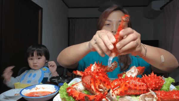 Hot Youtuber Quỳnh Trần JP khẩn cầu dân mạng ngừng chế ảnh lệch lạc về con trai sau khi bé Sa gây sốt MXH-14