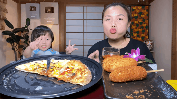 Hot Youtuber Quỳnh Trần JP khẩn cầu dân mạng ngừng chế ảnh lệch lạc về con trai sau khi bé Sa gây sốt MXH-3