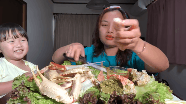 Hot Youtuber Quỳnh Trần JP khẩn cầu dân mạng ngừng chế ảnh lệch lạc về con trai sau khi bé Sa gây sốt MXH-12