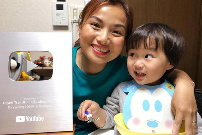 Hot Youtuber Quỳnh Trần JP khẩn cầu dân mạng ngừng chế ảnh lệch lạc về con trai sau khi bé Sa gây sốt MXH-1