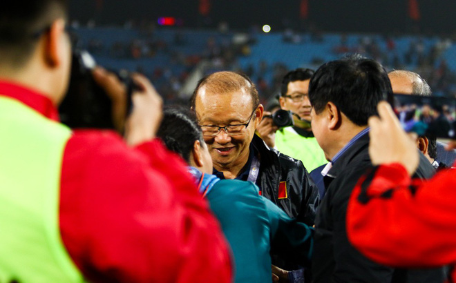 NÓNG: VFF ấn định ngày ký hợp đồng với thầy Park, không đặt chỉ tiêu vô địch SEA Games-1