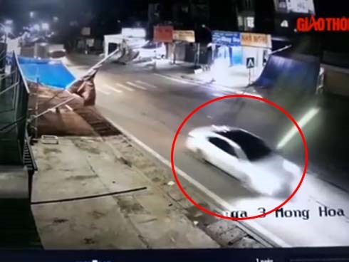 Vụ đổ dầu thải tại Nhà máy nước sông Đà: Hé lộ một chiếc ôtô con dẫn đường cho xe tải