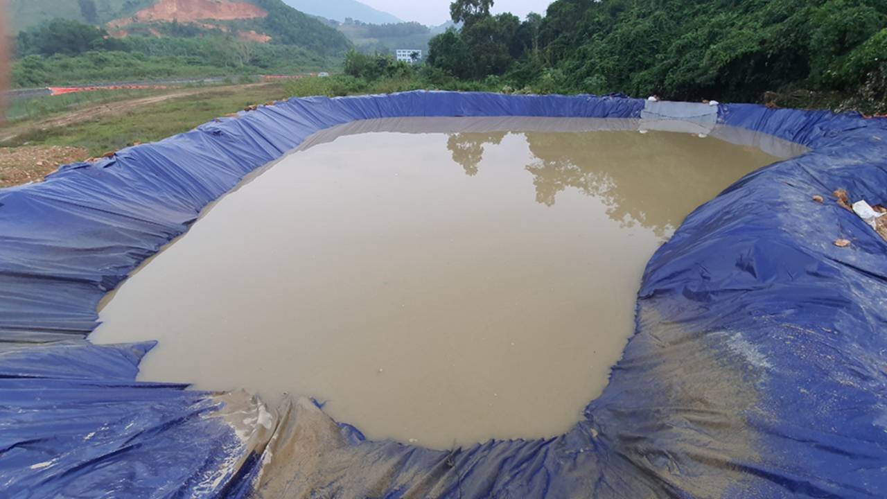 Quá trình xử lý dầu thải ở đầu nguồn nước sông Đà-5