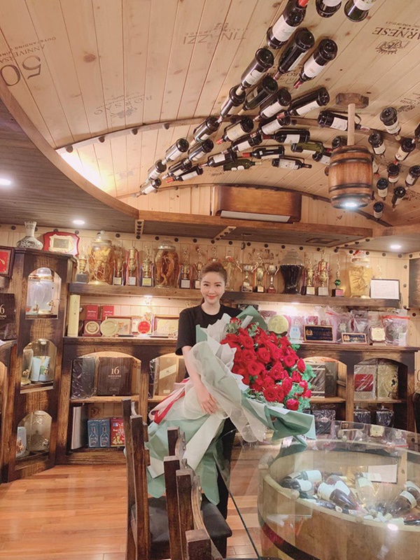 Chân dung đại gia nghi vấn là chồng sắp cưới của Bảo Thy: Giàu nức tiếng tại Nghệ An, rất thân thiết với anh trai nữ ca sĩ-2