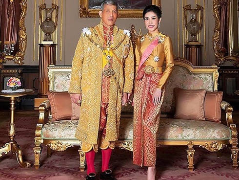 Nhìn lại 3 tháng ngắn ngủi tại vị của Hoàng quý phi Thái Lan mới thấy rõ những điều bất thường từ trước-4