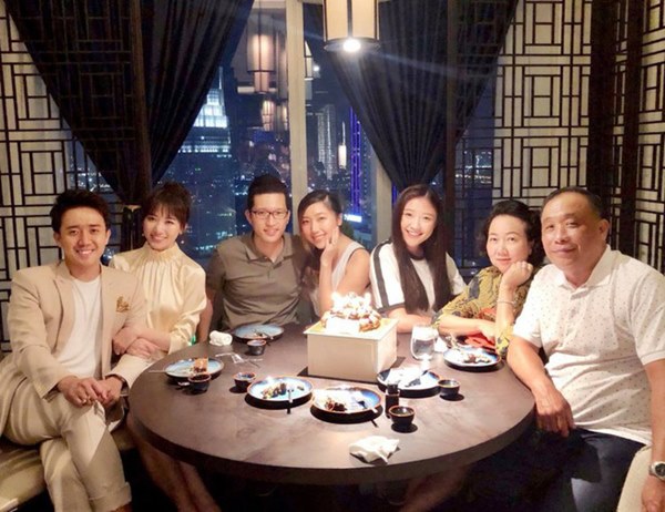 Netizen liên tục thắc mắc vì Hari Won lần đầu vắng mặt trong tiệc sinh nhật mẹ Trấn Thành-4