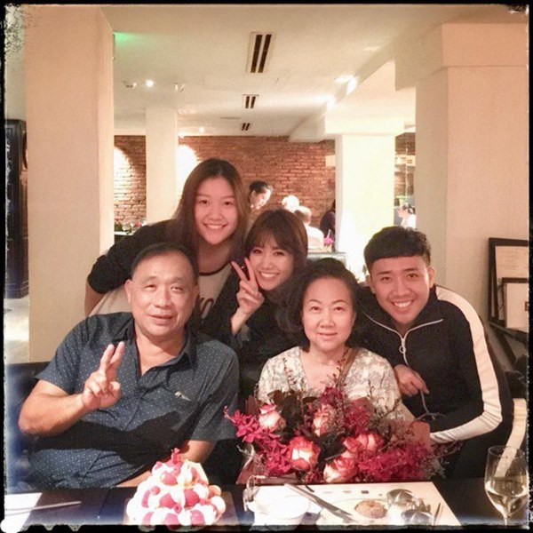 Netizen liên tục thắc mắc vì Hari Won lần đầu vắng mặt trong tiệc sinh nhật mẹ Trấn Thành-5