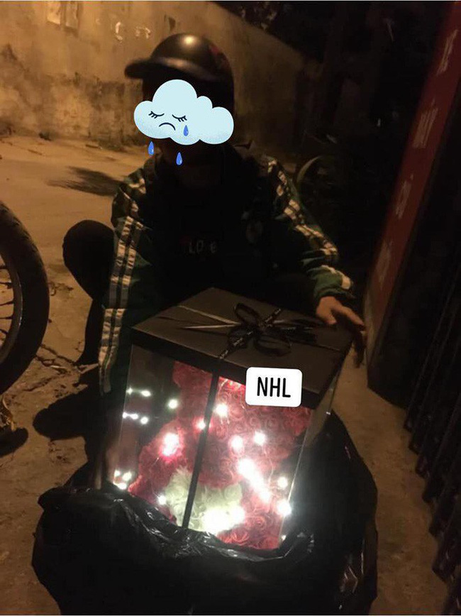 Bị giục giao quà nhanh để kịp tỏ tình, shipper phóng nhanh đến sớm hẳn 5 phút nhưng lại bị bùng hàng, nghe lý do mới khiến nhiều người sôi máu-2