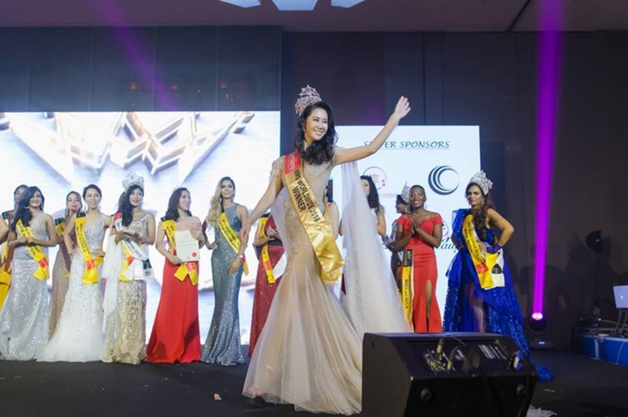 Dương Thuỳ Linh nóng bỏng với bikini, trao lại vương miện cho người kế nhiệm-13