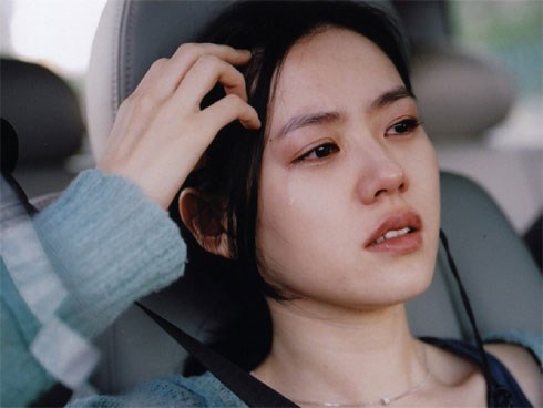 Luôn cảnh giác với phụ nữ xung quanh chồng, tôi sững sờ phát hiện kẻ thứ 3 gây sốc