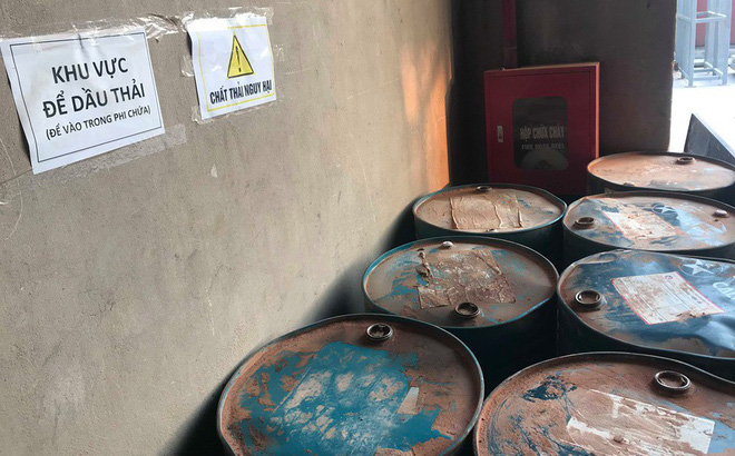 Cận cảnh nơi lưu giữ dầu thải bị tuồn ra đầu độc nước sông Đà của Công ty gốm sứ Thanh Hà-1