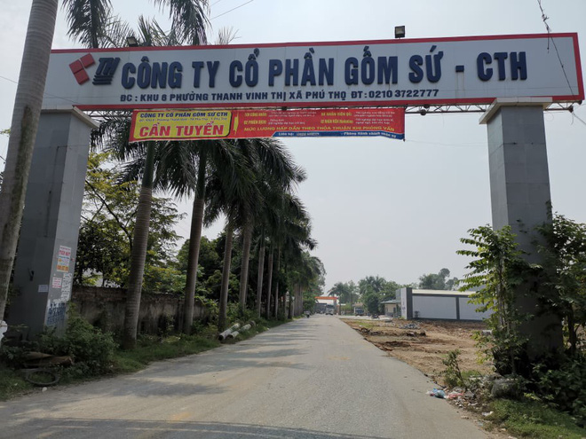 Cận cảnh nơi lưu giữ dầu thải bị tuồn ra đầu độc nước sông Đà của Công ty gốm sứ Thanh Hà-2