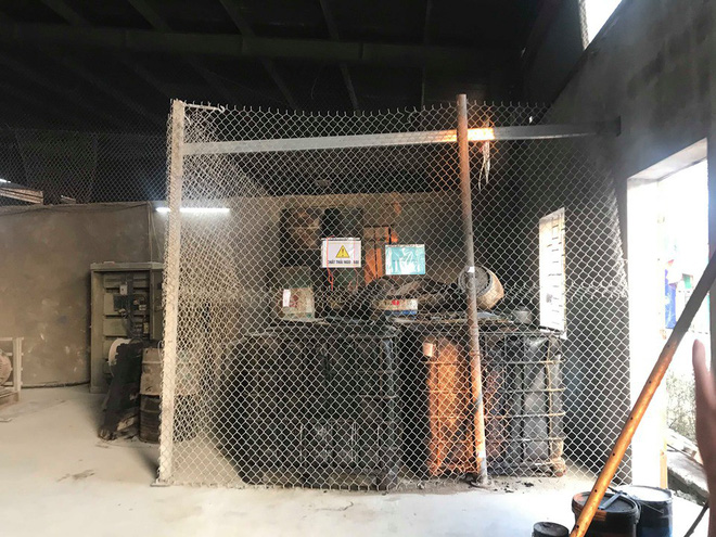 Cận cảnh nơi lưu giữ dầu thải bị tuồn ra đầu độc nước sông Đà của Công ty gốm sứ Thanh Hà-10