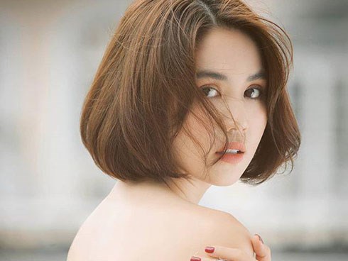 10 điểm sắc vóc của Ngọc Trinh: 9 điểm đường cong vóc dáng, 1 điểm ăn ngay ở 