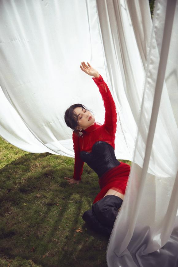 Sĩ Thanh ngày càng gợi cảm, táo bạo hơn từ khi có ‘tình mới’-10