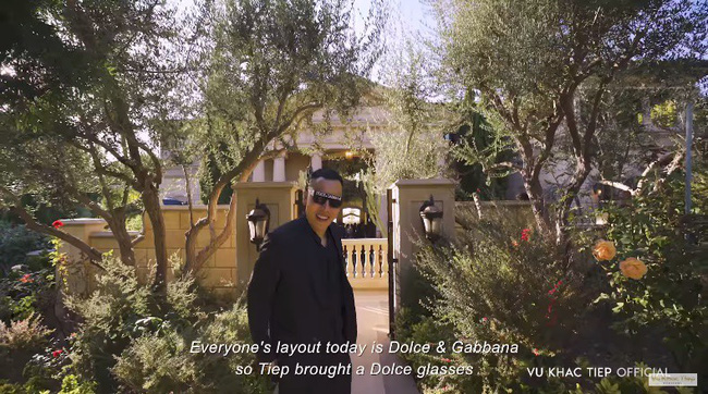 Vũ Khắc Tiệp sang Mỹ làm vlog dự sinh nhật nữ tỉ phú người Việt trong biệt thự 800 tỷ, được D&G làm tiệc riêng nhưng vẫn chưa là gì với độ giàu của người phụ nữ này-1