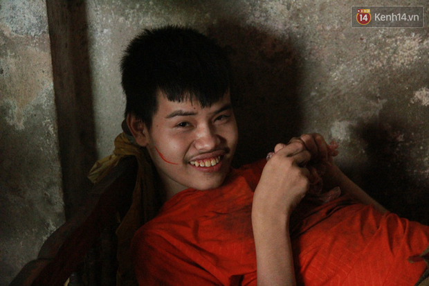 Xót xa cụ bà 75 tuổi nuôi cả gia đình bị tâm thần và thiểu năng trí tuệ ở Vĩnh Phúc: Tôi khuất núi không biết các cháu sẽ ra sao”-8