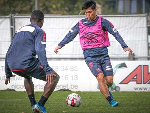 Nếu Công Phượng không được thi đấu thì nên gọi về-4