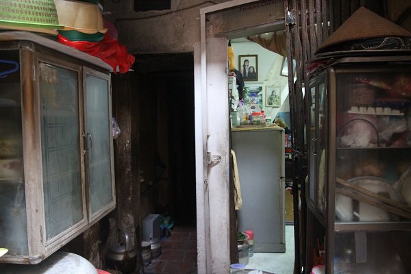 Nhà phố cổ chật chội, con trai lấy vợ mới, con dâu ở lại ngủ với mẹ chồng 20 năm-5