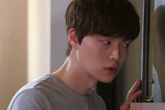 Nửa đêm đến nhà vợ để làm lành, tôi đứng tim trước cảnh tượng phía sau cánh cửa-2