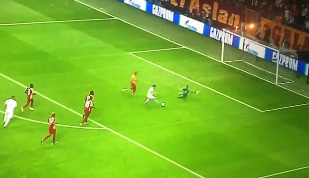 Sao 100 triệu euro của Real Madrid tự biến mình trở thành trò cười với pha bỏ lỡ của mùa giải-1