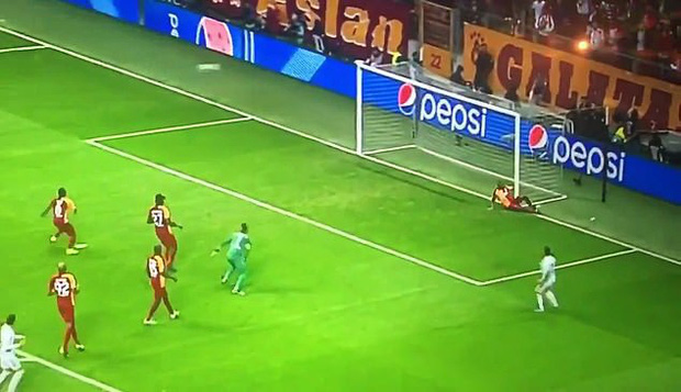 Sao 100 triệu euro của Real Madrid tự biến mình trở thành trò cười với pha bỏ lỡ của mùa giải-2