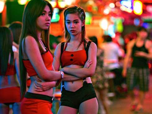 Phố đèn đỏ nổi tiếng nhất Hà Lan: Từ Disneyland 18+ thành khu phố ma chỉ sau 1 đêm, nhiều nhà thổ có nguy cơ đóng cửa vĩnh viễn-7