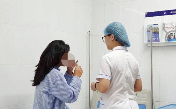 Tiêm filler nâng mũi trả góp, bé gái 13 tuổi mù mắt-1