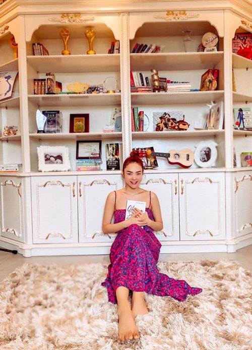 Sau Ngọc Trinh đến lượt Minh Hằng mê quần áo theo phong cách cẩm hường-3