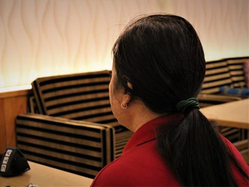 Hà Nội: Cô giáo tiểu học bị tố dùng tay, sách đánh học sinh chảy máu, dập môi tại trường học-3