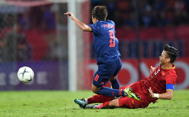 Cầu thủ Thái Lan tát Văn Hậu, đạp Quế Ngọc Hải tiếp tục bị gạch tên khỏi đội tuyển-1