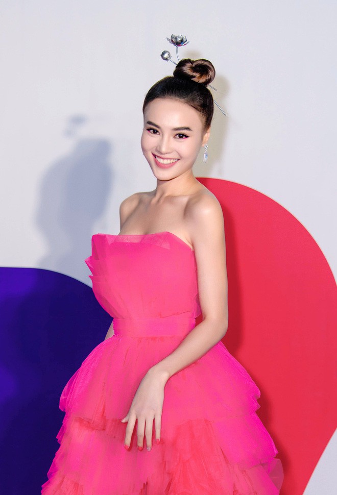 Ninh Dương Lan Ngọc sexy theo kiểu kiềm chế nên nhìn thật mê mẩn chứ không bị nhức mắt bao giờ-6