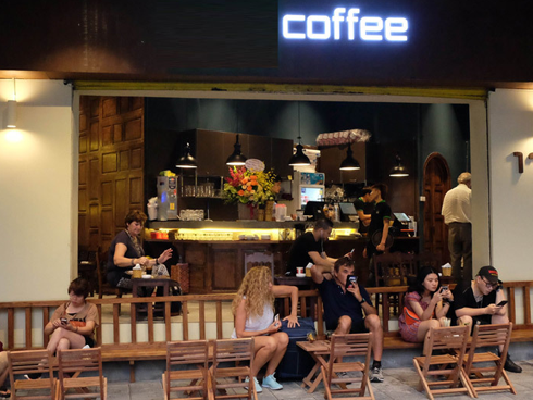 Trà sữa úp ngược - trào lưu mới hút giới trẻ TP.HCM-9