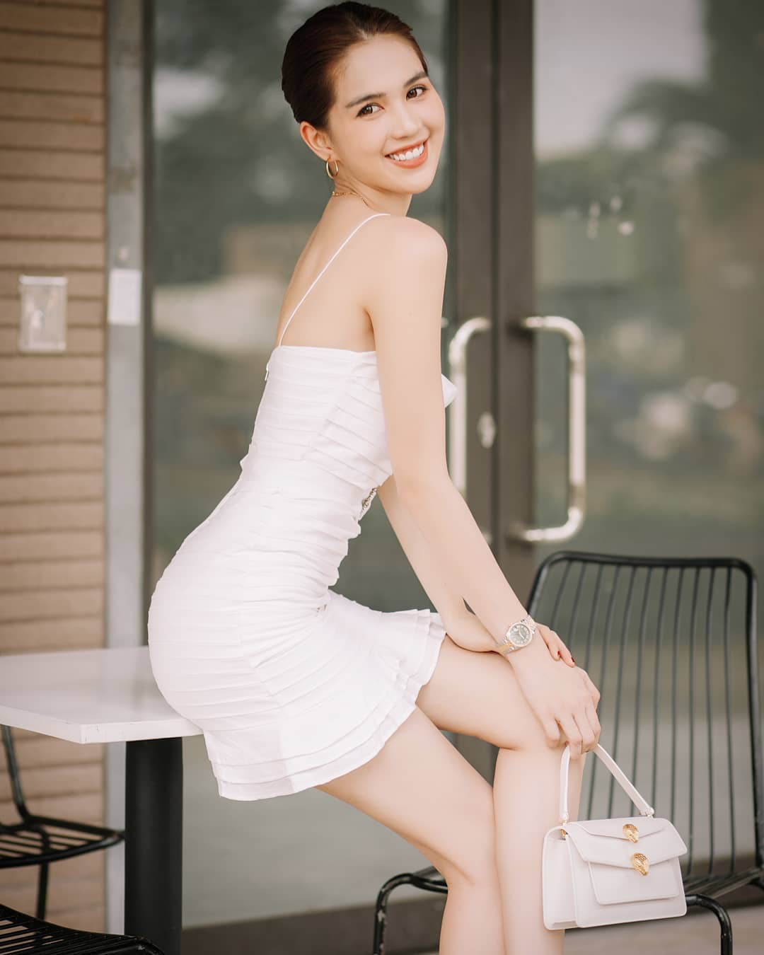 Đang yên đang lành, Ngọc Trinh đột nhiên đăng đàn thách thức: Cưng tuổi gì với chị, dự là sắp có biến lớn-2