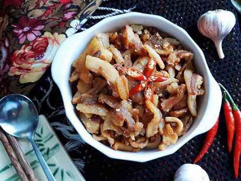 Tóp mỡ đem xóc với thứ này ăn cơm ngon tuyệt, nhậu thì miễn chê