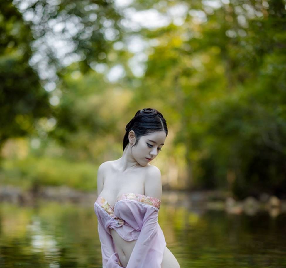 Nhờ đâu 3 cô gái Thái được mệnh danh nữ thần tắm suối?-14