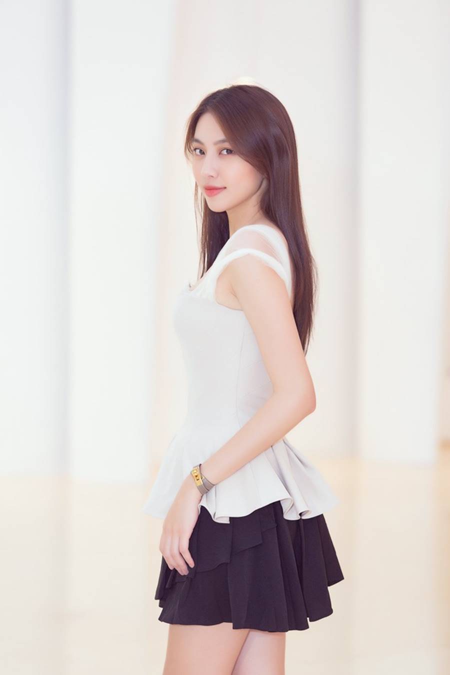 Mỹ Linh, Tiểu Vy đội vương miện lộng lẫy hoá công chúa như trong cổ tích-10