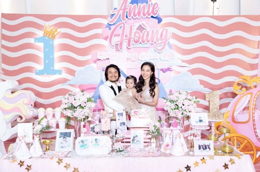 Mỹ Linh, Tiểu Vy đội vương miện lộng lẫy hoá công chúa như trong cổ tích-15