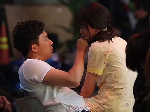 Trấn Thành shopping bất chấp dù bị Hari Won mắng xối xả ở Thái Lan-1