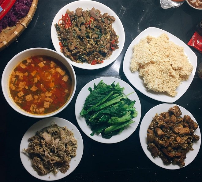 Khoe mâm cơm xa nhà chỉ 2 triệu/tháng, 10X miền núi khiến các đàn chị trầm trồ ngưỡng mộ-17