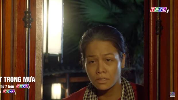 Preview Tiếng Sét Trong Mưa tập 46: Đang ngon trớn quyến rũ chồng người, Hai Sáng bất ngờ bị đánh ghen tát lật mặt!-1