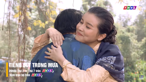 Preview Tiếng Sét Trong Mưa tập 46: Đang ngon trớn quyến rũ chồng người, Hai Sáng bất ngờ bị đánh ghen tát lật mặt!-6