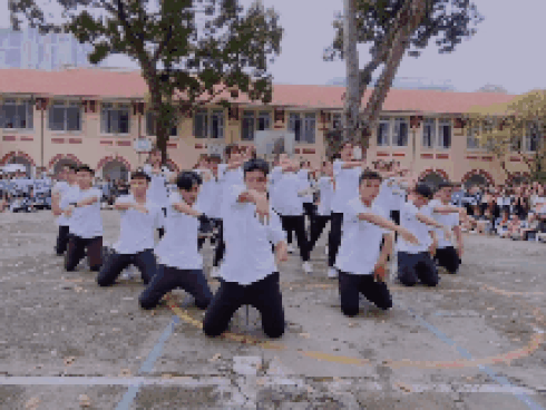 Bài nhảy flashmob công phu của học sinh Marie Curie (TP.HCM)