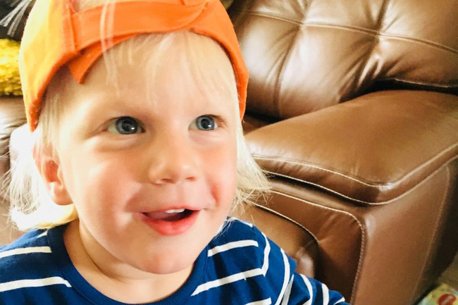 Bé trai 2 tuổi tử vong bởi một hạt đậu Hà Lan trong khi cả nhà đang ngồi xem phim ngay cạnh-1