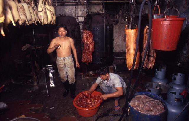 Cửu Long Thành Trại ở Hong Kong: Nơi đầy rẫy tội phạm, tệ nạn nhưng lại là mái ấm tình thương cho người già và trẻ em-11