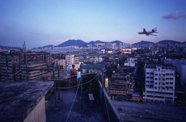 Cửu Long Thành Trại ở Hong Kong: Nơi đầy rẫy tội phạm, tệ nạn nhưng lại là mái ấm tình thương cho người già và trẻ em-17